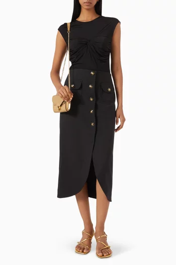 تنورة متوسطة الطول بأزرار