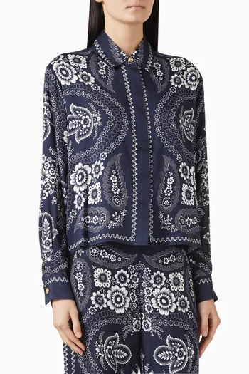 قميص بنقشة ستان