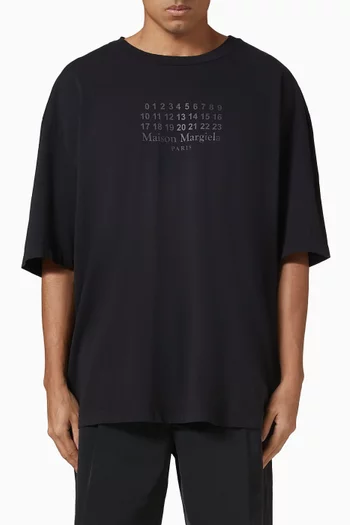 تي شيرت بشعار الماركة وأرقام قطن جيرسيه