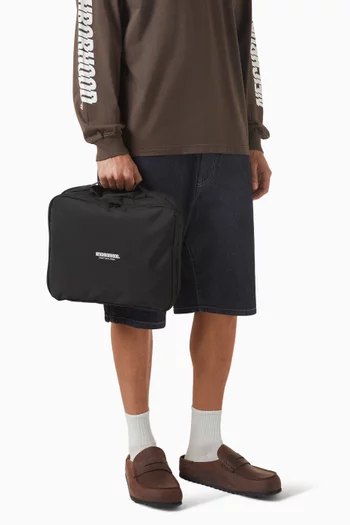 حقيبة سفر كبيرة