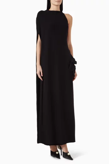 فستان طويل بكاب وكتف مكشوف