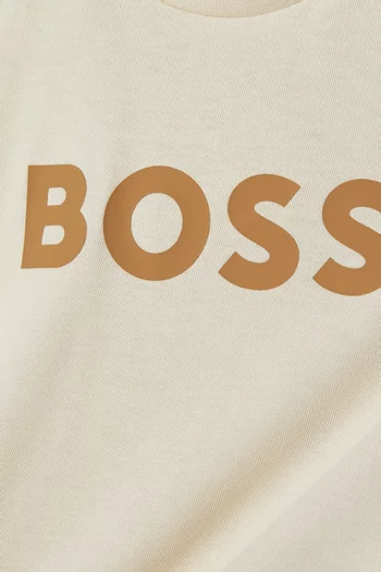 تي شيرت بطبعة شعار الماركة قطن