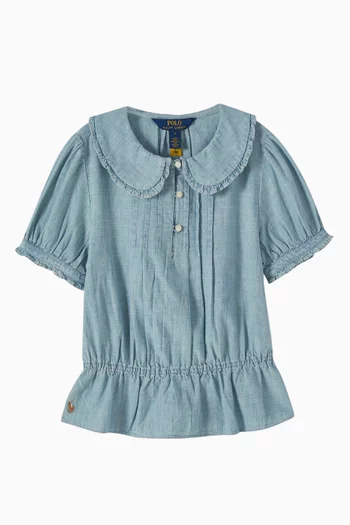 بلوزة بكشكش وياقة بشعار الماركة 