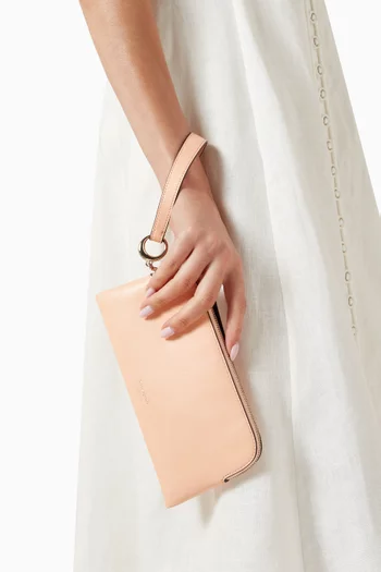 حافظة بسحّاب جلد