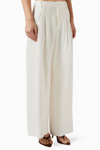 Pleated Pants in Linen