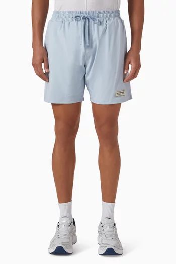 شورت بقصة عادية بحياكة داخلية 6 بوصة قماش سوفتسكين معاد تدويره