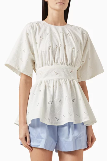 بلوزة فيلدي بتطريزات إنجليزية