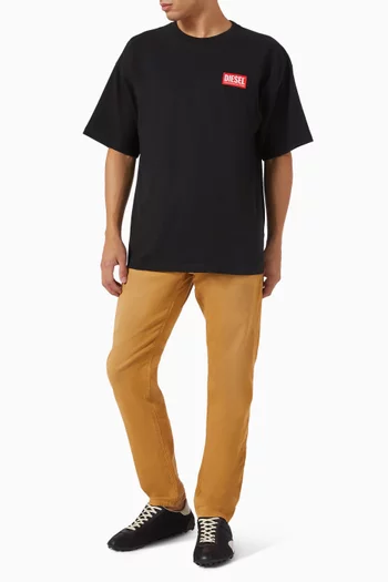 تي شيرت بشعار الماركة الجاكار قطن عضوي