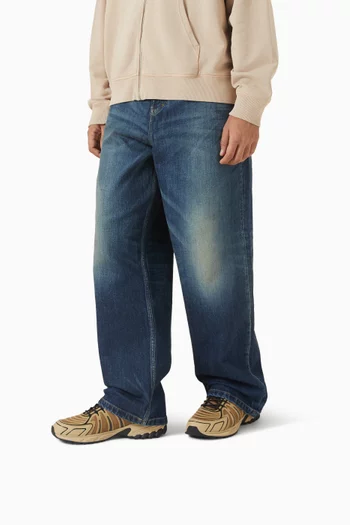 سنيكرز كليت اوت دور من خامات مختلفة