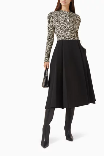 بلوزة بأزرار قماش مجعد