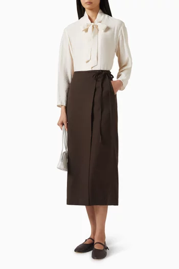 تنورة طويلة بتصميم ملفوف