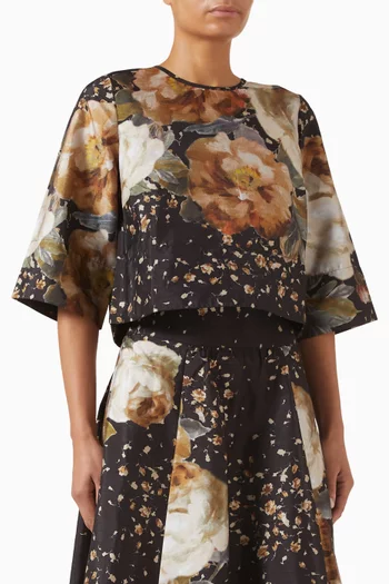 بلوزة مزينة بنقشة زهور تفتا