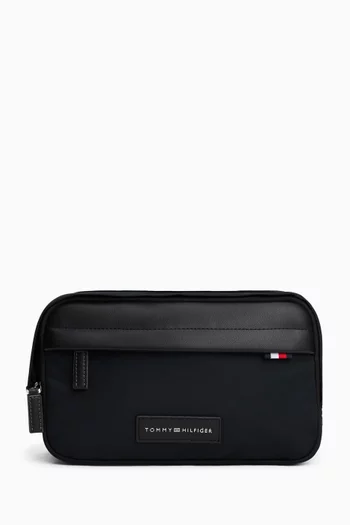 حقيبة مستحضرات العناية الشخصية بحلية معدن بشعار الماركة