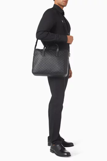 حقيبة كوميوتر بنقشة أحرف الماركة البارزة