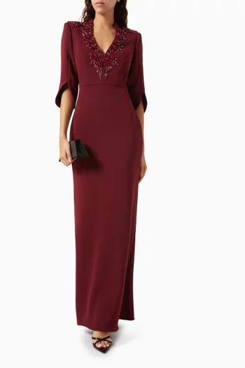 فستان سهرة بفتحة رقبة شكل V‏ وتطريزات كريب