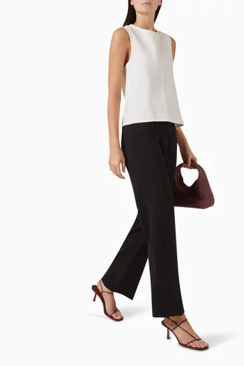 بنطال صوف بقصة ضيقة