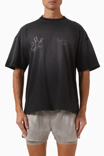 تي شيرت بطبعة حصان بتصميم مرسوم يدويًا قطن