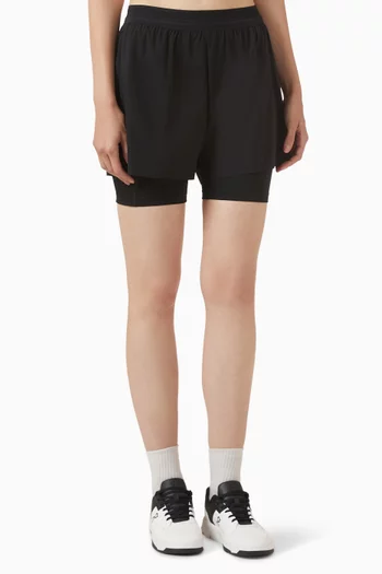 شورت بيرفورمانس بطول 2/1‏ وحياكة داخلية بطول 3"‏ بوصة