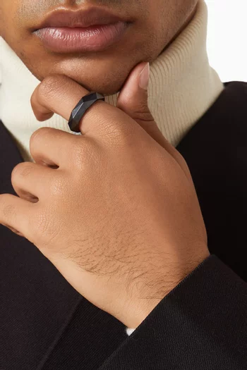 خاتم بتصميم متعدد الأوجه تيتانيوم