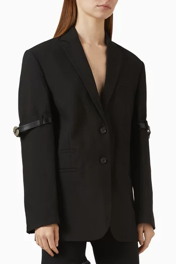 جاكيت بحزام وشعار الماركة