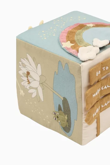 لعبة مكعب لتحفيز الحواس بتصميم أرض الجنيات