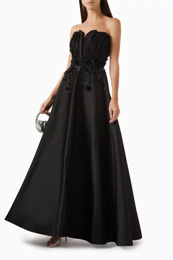 فستان سهرة بلا حمالات مزين بنقشة زهور مطرزة بالخرز ستان