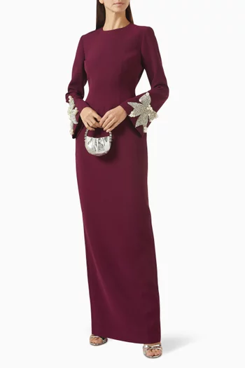 فستان سهرة بأساور مزينة بعقد مطرزة كريب