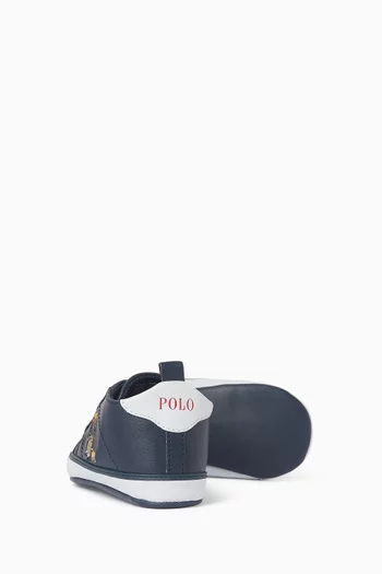 سنيكرز بدب مبطن جلد صناعي