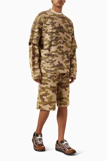 تي شيرت بنقشة مموهة بطبقات قطن