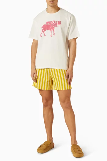 تي شيرت بشعار الماركة بتصميم قرون قطن