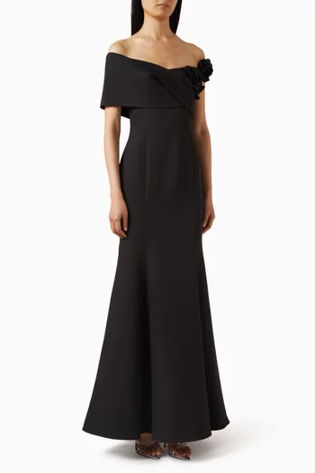 فستان سهرة بأكتاف مكشوفة