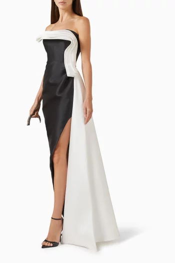 فستان سهرة بصدرية بطيّات قماش تفتا