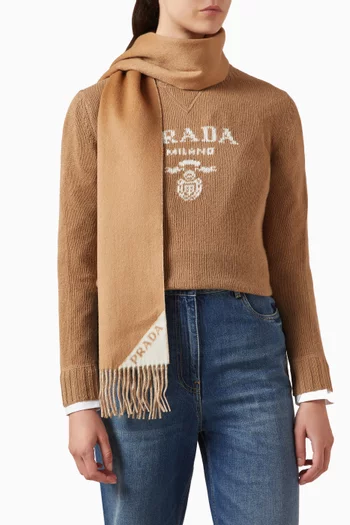 وشاح بشرّابات وشعار الماركة كشمير بطبقتين