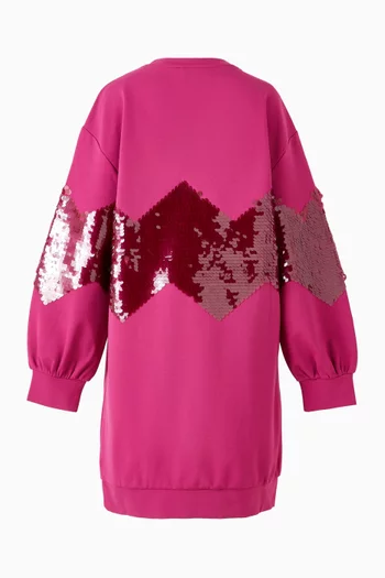 فستان مطرز بالترتر بتصميم متعرج