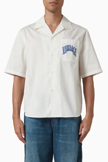 قميص بتصميم جامعي بشعار ميدوسا قطن بوبلين