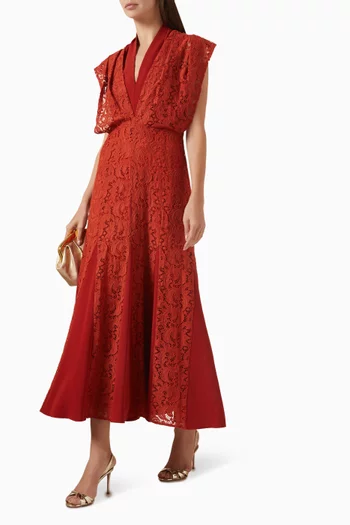 فستان بحافة مثلثة دانتيل