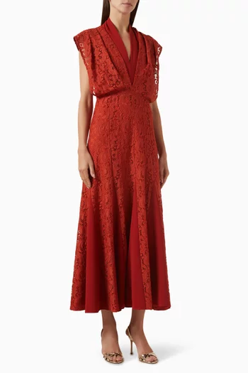 فستان بحافة مثلثة دانتيل