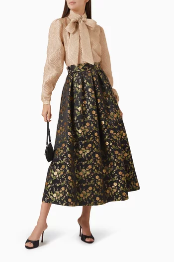 تنورة بطيّات ونقشة زهور جاكار