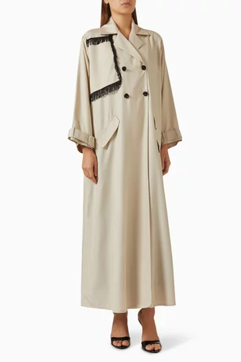 عباية بتصميم معطف ترنش بشرّابات