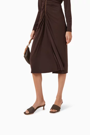 حذاء مفتوح اليس قنب بنقشة شعار الماركة