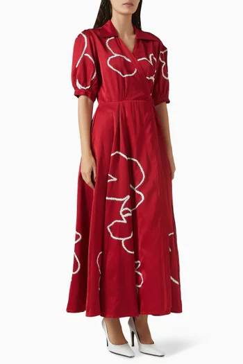 فستان مطرز على شكل زهور