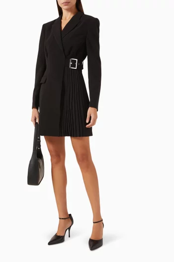 فستان بتصميم جاكيت مزين بطيّات