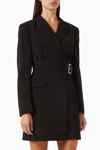 فستان بتصميم جاكيت مزين بطيّات