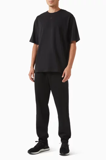 تي شيرت بشعار الماركة بيكيه