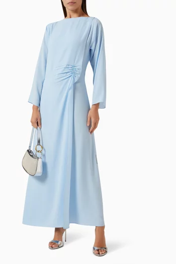 فستان طويل مطرز بالخرز