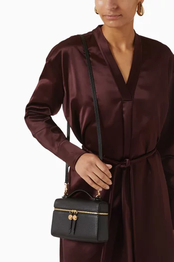 حقيبة رومي رفيعة بيد علوية جلد