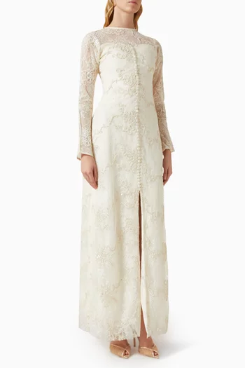 فستان مزين بتطريزات دانتيل