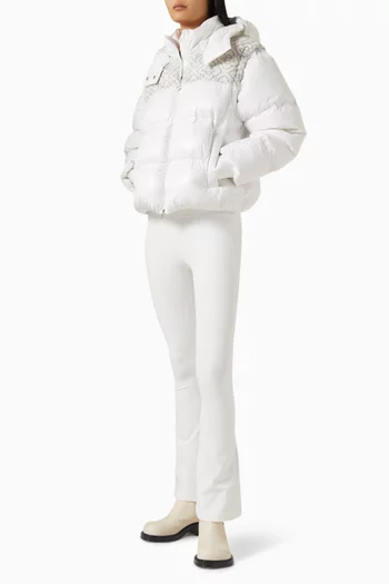 جاكيت تزلج بتصميم منفوخ ونقشة حروف شعار الماركة