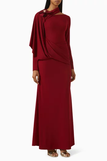 فستان بدرابيه وتطريزات زهور