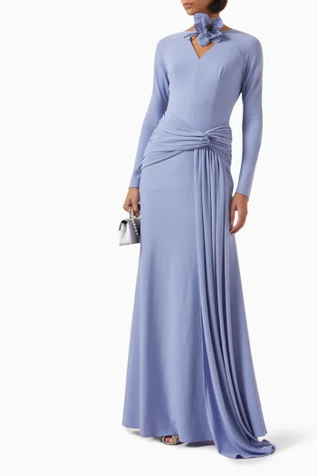 فستان بدرابيه وتطريزات زهور